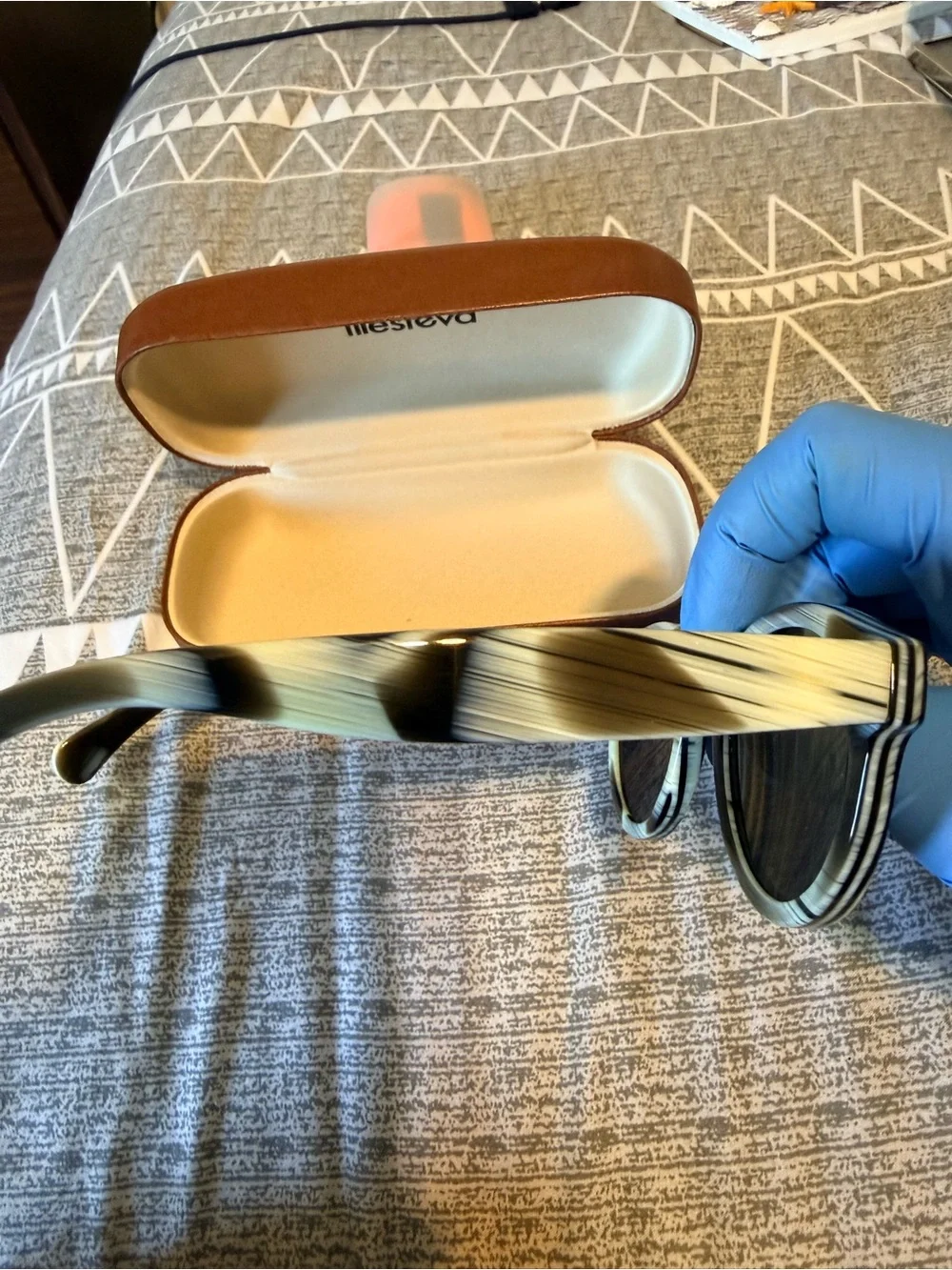 Illesteva Women's Round Sunglasses in Tortoiseshell Gray with Amber Lenses